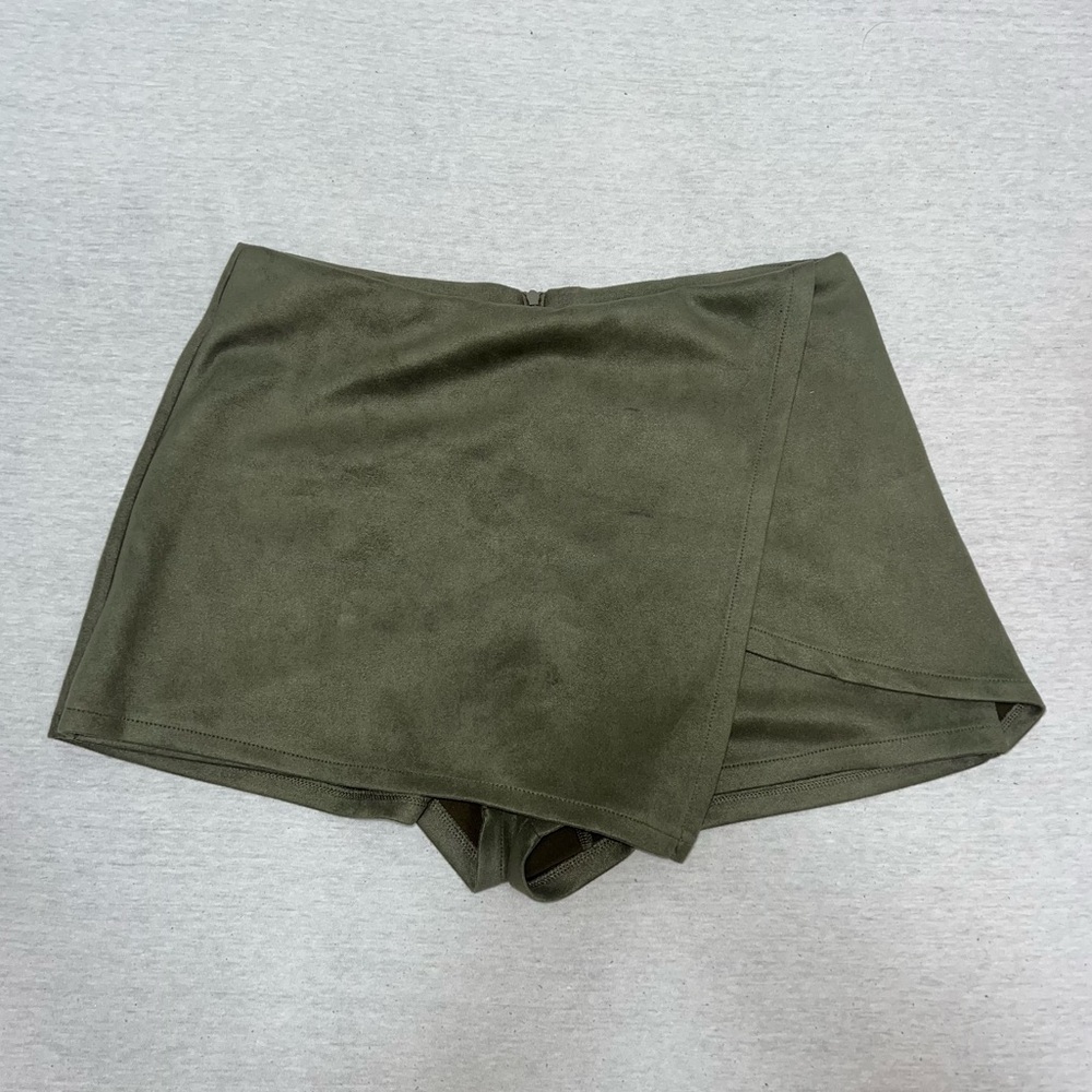 Charlotte Russe Green Velvet Skirt with Built in Shorts